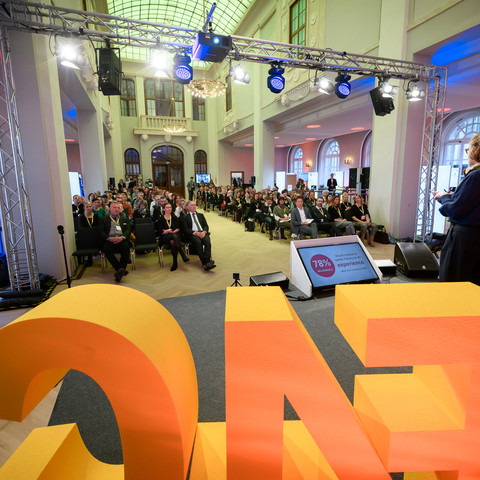 Event Veranstaltung mit Vortrag im Löwensaal DresdenEvent with lecture in the Löwensaal DresdenAkce s přednáškou v Löwensaal DrážďanyWydarzenie z wykładem w Löwensaal DresdenEvenement met lezing in de Löwensaal DresdenEvento con conferenza nella Löwensaal di Dresda