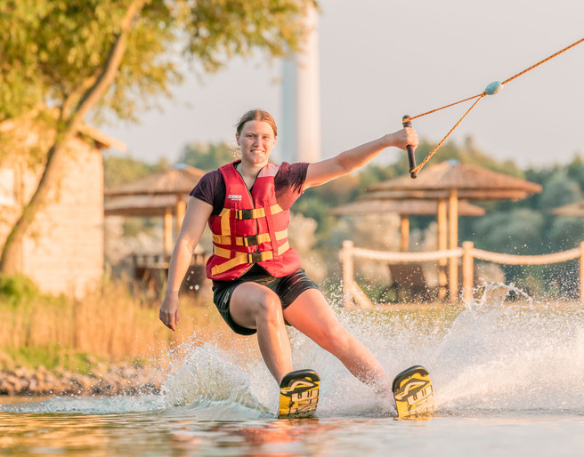 POI_Wasserski-Skiterrassen-Hooksiel-Selina-Freitag.JPG