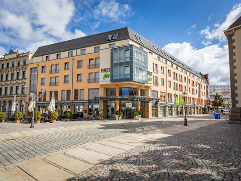 First Inn / Restaurant & Bar NO 9