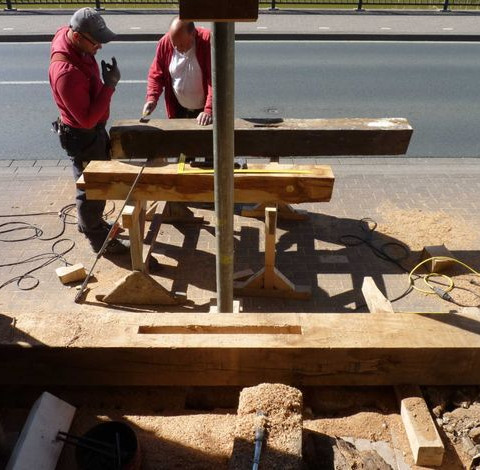 Restaurierung des Schwellenbalkens