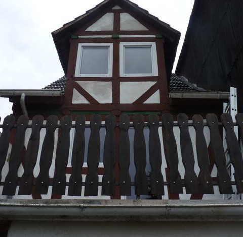 Rückfassade, Balkon und hinteres Gaubenzimmer vom Innenhof