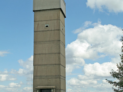 Der ehemalige Grenzturm ist heute Denk- und Mahnmal vergangener Zeiten