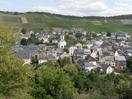 Maring mit Honigberg im Hintergrund