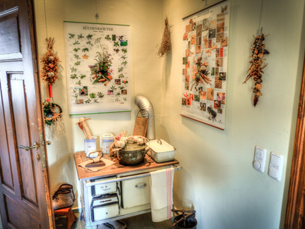 Historischer Herd und Küchengeräte - Gewürzmuseum Schönbrunn