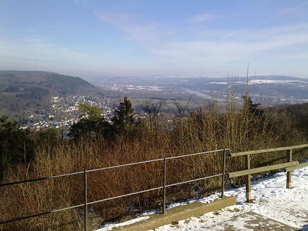 Blick von der Löschemer Kapelle ins Moseltal