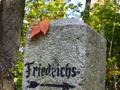 Signpost to Friedrichsbrunn