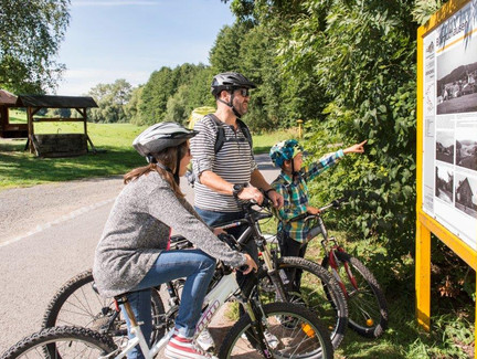 Radfahrer an der Wüstung Billmuthausen