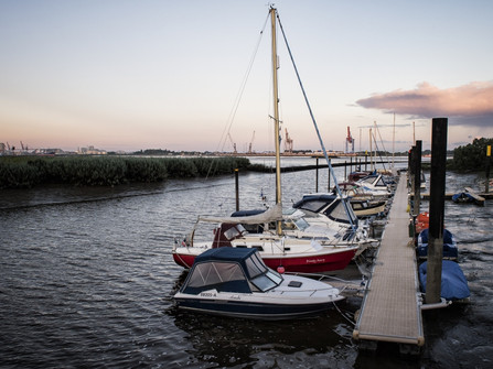 Kleiner Hafen in Sandstedt in Hagen im Bremischen