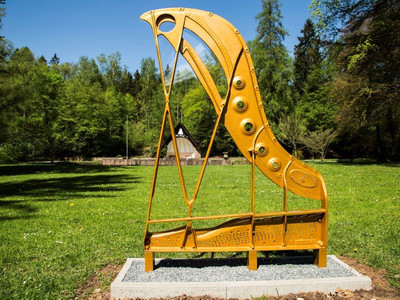 Cast frame on the Steinway Trail