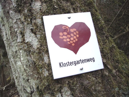 Weglogo entlang der Strecke