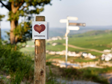 Weglogo entlang der Strecke