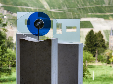 Sculpture with Wehlen in the background