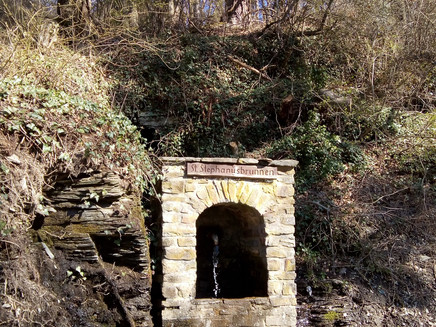 St. Stephanusbrunnen, Erfrischung am Weinlagenweg