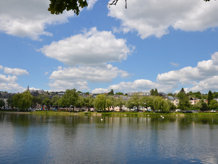 Blick auf das luxemburgische Moselufer in Remich
