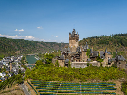 Über Cochem thront die Reichsburg der Stadt