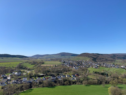 Ausblick auf Maring-Noviand im Frühjahr