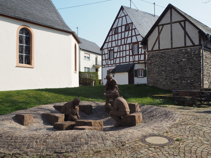 Goldbrunnen in Andel
