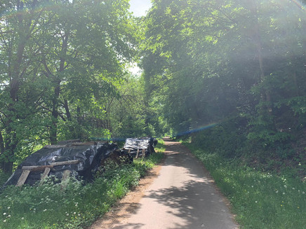 Schattige Passagen entlang der Strecke