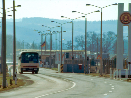 Kleiner Grenzverkehr BRD -DDR 1987 am ehemaligen Grenzübergang Teistungen