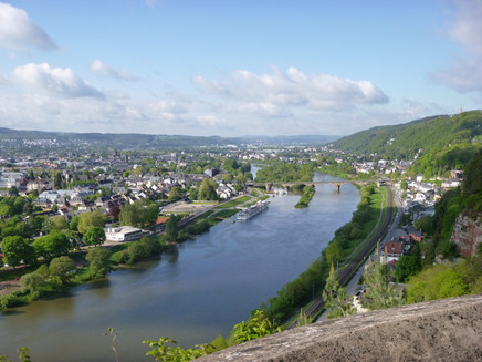 Moselle riverbank Zurlauben with open-air staircase from the Felsenweg