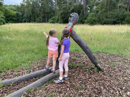 Skulptur an der Löschemer Kapelle