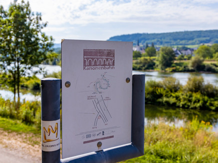 Information board on the Kanonenbahnweg