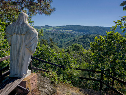 Walburga-Statue bei Geizenburg