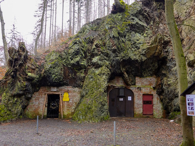 Lessing Cave