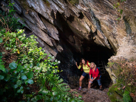 In der Schieferhöhle