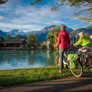 Zwischenstopp an der Aare in Interlaken, Aussicht Richtung Jungfrau