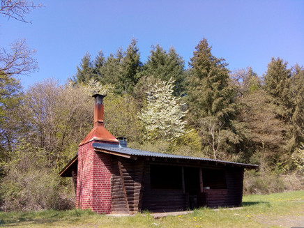 Shelter on Förster-Claus-Weg