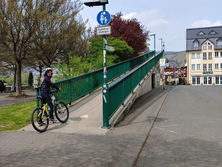 Pedestrian bridge Zell (Mosel)