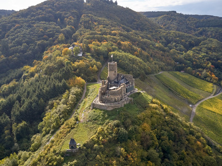 Burg Landshut, hoch über der Altstadt von Bernkastel-Kues