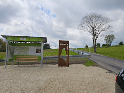 Info-Punkt Bleßberghöhle mit Parkplatz