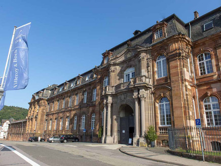 Ehemalige Benediktinerabtei mit altem Abteipark