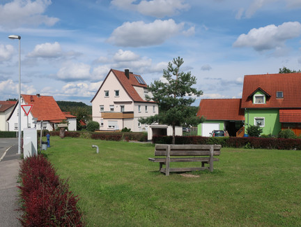 Neue Kiefer und Gedichttafel Nr. 1
