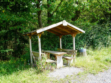 Rasthütte am Wegesrand