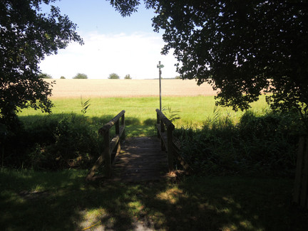 Kleine Brücke am Dorfplatz in Friesendorf