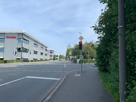 Auf dem Friedrich-Rückert-Weg vorbei an den Brose-Werken