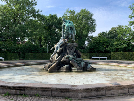 Sintflutbrunnen im Rosengarten in Coburg