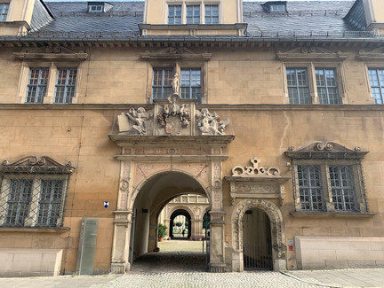 Eingangstor des Schloss Ehrenburg in Coburg