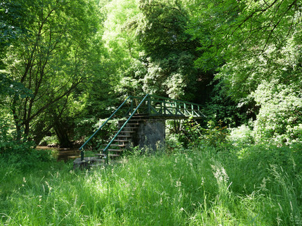 Pedestrian bridge over the Lieser at Maring: access to the Lieser path