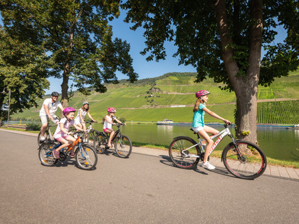 Bike tour with the whole family