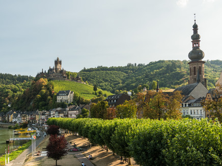 View of the Old Town and the Imperial Castle in Cochem