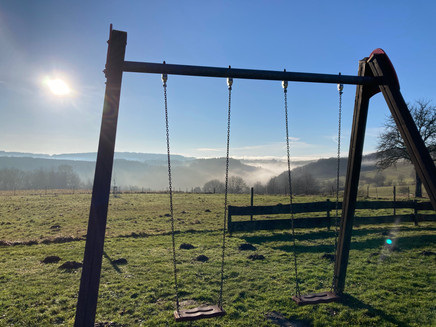 Spielplatz am Ortsrand mit Weitsicht