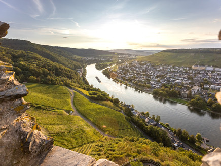 Aussicht von der Burg Landshut auf die Mosel