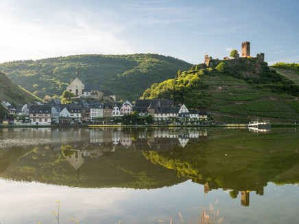 Blick auf Beilstein und die Burg Metternich