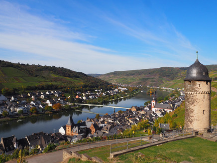 Zell mit Rundem Turm