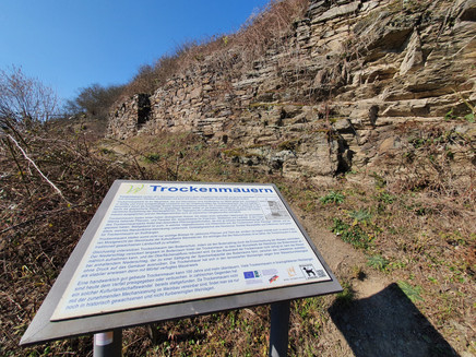 Information board about the construction of dry stone walls