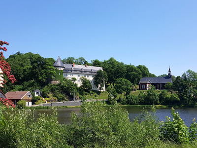 Stieger See mit Blick auf das Schloss